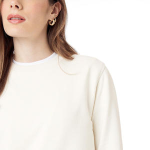 Sudaderas de mujer de moda con etiquetas personalizadas Impresión de logotipo Bordado y marca de etiqueta para gimnasio Casual o viaje - Product Image 3