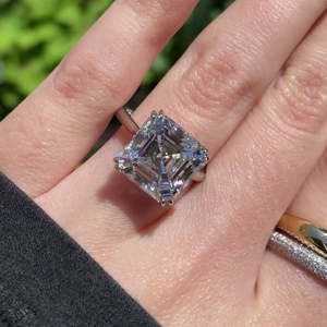 Anillo Solitario Catedral con Diamante de Laboratorio Certificado IGI, Corte Asscher, 3.00ct, D-E-F, VVSVS - Product Image 1