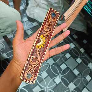 Venta caliente 2024 Pulseras de puño con herramientas occidentales hechas en cuero con diseño de puntada Buck para pulseras utilizables unisex por exportadores indios - Product Image 1