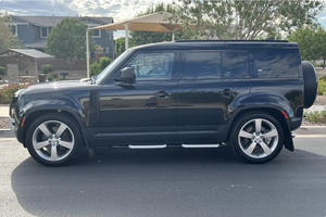 CONDUCCIÓN - VEHÍCULO USADO CON VOLANTE A LA IZQUIERDA |   CONDUCCIÓN DERECHA |   2024 LANDDSS ROVERRSS DEFENDERRSS 110 V8 - Product Image 3