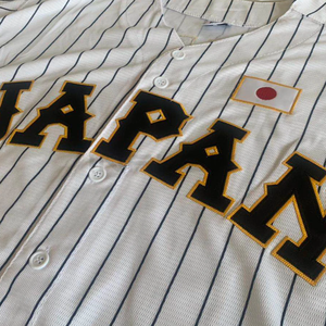 Camisas de béisbol de manga raglán con botones a rayas retro superventas personalizadas uniformes de camiseta de béisbol de poliéster 100% en blanco - Product Image 2