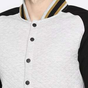 Veste universitaire matelassée blanche avec manches noires, style baseball unisexe, bouton, bordure côtelée, option personnalisée sur le devant, vêtement d'extérieur chaud, imperméable - Product Image 6