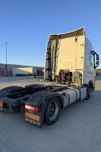 Tracteur à roues Volvo FH500 d'occasion 2024, moteur Volvo Penta 15 CV, boîte de vitesses, 40001-50000 heures, pour inspection vidéo agricole - Product Image 3