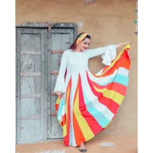 Ensemble Angrekha blanc coréen évasé en rayonne brodée, élégant, superposé, style vintage, tenue Kurta traditionnelle, style superposé pour femmes - Product Image 1