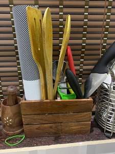 Porte-cuillères en bois classique et élégant à trois niveaux réglable avec finition brillante pour une capacité de rangement accrue Prix de gros - Product Image 2