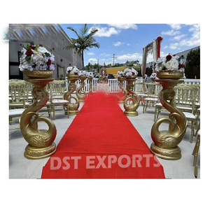 Piliers d'allée de paon doré de mariage élégant Incroyable décoration de passerelle d'entrée de mariage Impressionnant passerelle de style paon de mariage - Product Image 1