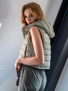 <b>Women's</b> Fashionable Outerwear Zip up Puffer <b>Vest</b> High Quality Solid Color Sleeveless Down Jackets - Product Image 6