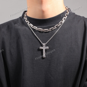Pendentif Croix Hip Hop Unique Entièrement Sertie en Argent Sterling avec Moissanite VVS, Sertissage Canal, Attrayante sous Tous Angles, Pour Hommes et Femmes, Idéale pour les Fêtes - Product Image 3