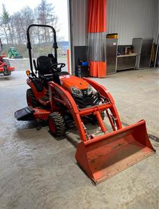 Envío gratis Kubota BX2380 Tractor agrícola con cargador de conexión rápida y cubo <500hrs 4WD 23HP Motor diésel 540 PTO Enganche de 3 puntos - Product Image 2