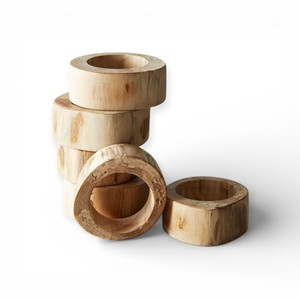 Juego de Anillos para Servilletas de Madera Tallados a Mano con Superficie Texturizada Facetada para Decoración Rústica de Mesa - Product Image 4