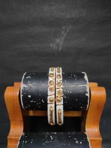 กำไลเกรดพรีเมี่ยมพร้อมวัสดุพลาสติกที่ทำจากทองคำสำหรับผู้หญิงกำไลข้อมือสำหรับสวมใส่โดยผู้ส่งออก - Product Image 3