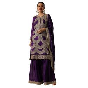 Ensemble Kurta Sharara en mousseline de soie violette avec broderie et Dupatta pour fête de mariage Occasion festive Réception Indian Wear - Product Image 1