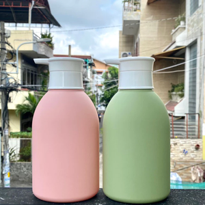 Botella de plástico para embalaje cosmético para champú, bomba de espuma de loción cosmética de forma plana, botella de plástico de 300m, 500ml, fábrica de Vietnam - Product Image 1