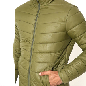 Chaqueta acolchada elegante de invierno para hombre de alta calidad, elegante tela de lona con capucha y cuello levantado multicolor hecha en Pakistán - Product Image 6
