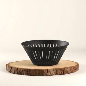 Bol de table en fer noir enduit de poudre à usages multiples pour conserver les fruits, les légumes et les produits d'épicerie et également utilisé comme service - Product Image 1