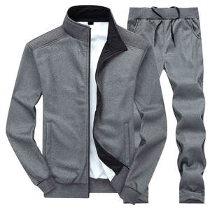 Precios al por mayor Chándal personalizado de alta calidad para hombres Diseño liso Multi Color Slim Fit Hombres Chándales - Product Image 1