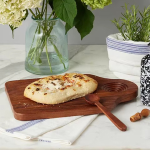 Planche à découper et à fromage en bois - Product Image 1