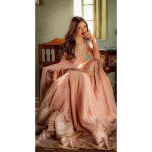 Vestidos Elegantes de Gasa Rosa Claro en Línea, Diseño Superior Suave y Estilizado - Product Image 5