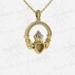Pendentif de haute qualité en argent 925, iris celtique Claddagh, cœur de 5 mm, serti en bézel, charme en CZ pour bijoux en pierres précieuses ou en cendres - Product Image 1