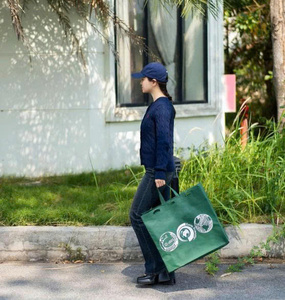 Reusable non-woven shopping <b>bags</b> with custom logo printing, wholesale, convenient for grocery and supermarket shopping - Product Image 1