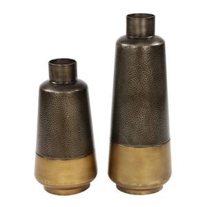 Jarrón Decorativo de Metal Gris Oscuro Hecho a Mano Novogratz con Base Dorada, Diseño Martillado, Jarrón de Piso de Metal con Base Dorada, Estilo Moderno - Product Image 2