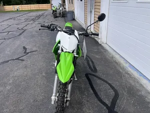 พร้อมจัดส่ง รถมอเตอร์ไซค์วิบาก Kawasaki KLX230E ปี 2023 - Product Image 3