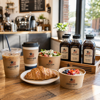 Gobelets en plastique personnalisés AT PACK, gobelets en papier, bouteilles en verre rondes et plateaux de service pour les solutions d'emballage des cafés