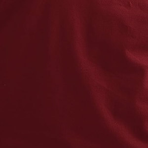 Camiseta de algodón de manga corta con cuello en V supersuave de color granate para mujer - Product Image 6