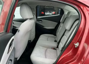 รถซีดาน2019 Yaris Le FWD รถซีดาน FWD FWD FWD FWD FWD รถซีดานสีแดงแบบแฮทช์แบครถยนต์เชื้อเพลิงไฟฟ้าขับด้านซ้ายและขวา - Product Image 2
