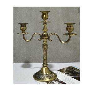 Candelabro Moderno de Metal con Forma Elegante, Perfecto para Exhibiciones en el Hogar, Mesas de Boda, Exhibidores de Velas y Celebraciones - Product Image 1