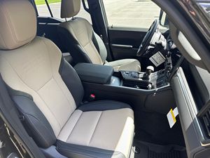 เล็กซัส GX 550 ปี 2024 เครื่องยนต์ V6 ทวินเทอร์โบ ระบบขับเคลื่อน 4 ล้อแบบฟูลไทม์ ไม่ได้ดัดแปลง ระบบล็อคเฟืองท้ายกลาง เบาะหนัง พวงมาลัยซ้าย ไฟหน้าอัตโนมัติ ระบบควบคุมความเร็วอัตโนมัติแบบแปรผัน (ACC) - Product Image 2