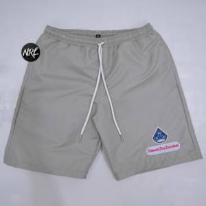 กางเกงขาสั้นของผู้ชายแบบลำลองน้ำหนักเบาสีพื้นแห้งเร็วสำหรับเล่นกีฬาชายหาดสีล้วนแบบกำหนดรูปแบบได้เองฤดูร้อน - Product Image 1