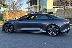 Voiture de tourisme L U C I D 2023, faible kilométrage, boîte de vitesses automatique, direction souple, essence/électrique, batterie au lithium - Product Image 5