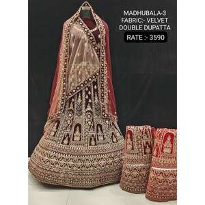Lehenga Choli de terciopelo hecho a mano con bordado, ropa de novia india y pakistaní para regalos al por mayor - Product Image 1
