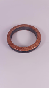 Bracelet rond élégant en résine pour femmes et hommes, conception artificielle à motifs uniques pour vêtements personnels ou cadeaux d'affaires - Product Image 6