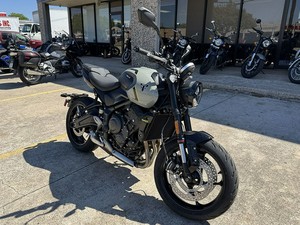 NOUVEAU 2026 <span class=keywords><strong>Triumph</strong></span> Trident 660 Nouvelle <span class=keywords><strong>Moto</strong></span> de Route Meilleur <span class=keywords><strong>Prix</strong></span> <span class=keywords><strong>Prix</strong></span> Abordable Commande en Gros Disponible - Product Image 4