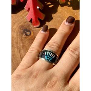 Bague Gilbert Smith taille 9 en argent sterling avec incrustation ciel nocturne et pierres multiples, opale comme pierre principale, pour un usage quotidien - Product Image 2