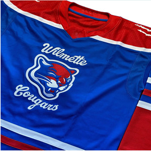Maillot de hockey sur glace personnalisé en gros avec design drapeau, tissu 100 % polyester, logo personnalisé en twill et protection UV - Product Image 3