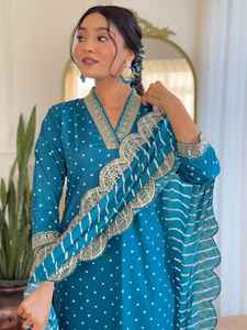 Nuevo diseño de ropa festiva Muselina Seda Kurti Set Estilo indio y pakistaní Listo para enviar - Product Image 5