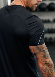 Nouveauté : T-shirt de sport en coton pour homme, coupe ajustée, manches courtes, design uni avec motif vierge - Product Image 5