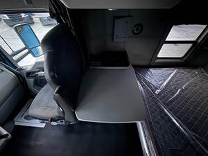 Camion semi-remorque T680 à couchette, vente chaude 2021 - Toit surélevé, couchette, 450 CV, 12 vitesses automatiques, prêt à être expédié - Product Image 3