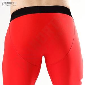 Pantalones Cortos de Compresión de Doble Capa Rojos y Negros para Hombre - Secado Rápido, Servicio OEM, Poliéster/Algodón, Colores y Tallas Personalizables - Product Image 6