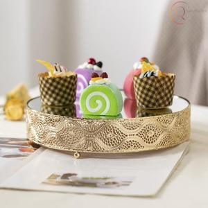 Elegante Soporte para Tartas de Metal con un Estilo Minimalista, Agrega Encanto a la Presentación de Tartas y el Diseño de Postres - Product Image 1