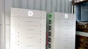 Sistema de Almacenamiento de Energía Solar Apilable de Iones de Litio de Alto Voltaje Dyness Trifásico de 204.8V 100AH, en Stock en la UE - Product Image 6