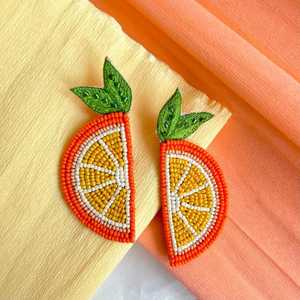 Pendientes de Naranja con Cuentas y Hojas Verdes Bordadas, Diseño de Fruta Cítrica en Forma de Media Luna, Accesorio de Joyería para Playa de Verano - Product Image 1