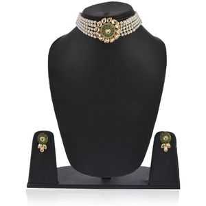 Collier ras-de-cou en perles d'eau douce vertes avec motif floral pour les occasions de mariage - Product Image 4