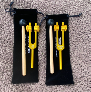 Ensemble de diapasons de haute qualité 432 Hz et 528 Hz pour la thérapie de guérison - Diapasons lestés - Product Image 1