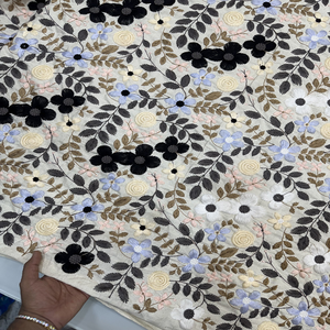 Tissu brodé avec des points décoratifs pour la couture de vêtements, utilisation intérieure, fourniture d'usine - Product Image 3