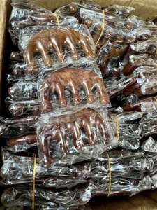 Peine de masaje de sándalo: ¡un superventas para el bienestar y la calma holísticos! -LOTO AZUL VIETNAM - Product Image 3