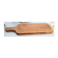 Plateau en bois massif écologique pour apéritifs, fromages, pains, fruits, collations - Présentation de nourriture moderne et rustique pour table à manger, buffet